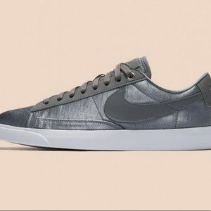 Nike Blazer metallic Silver Sneakers AO1251